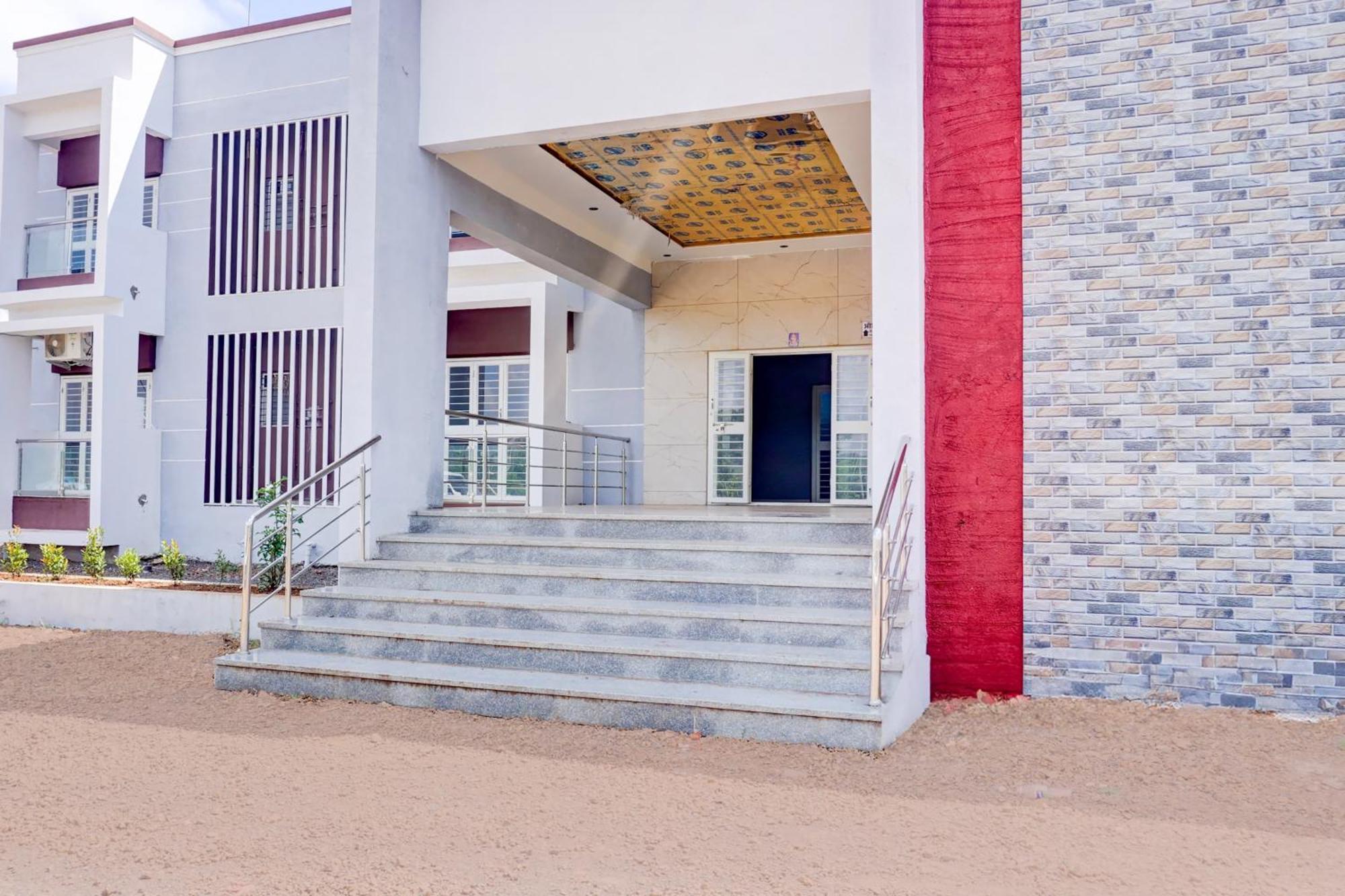 Hotel O Jeevan Restaurant & Lodging Kavathe Exterior photo